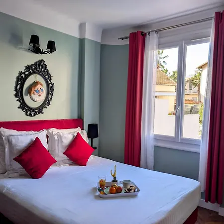 Mademoiselle Hotel 4*
