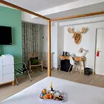 Mademoiselle Hotel