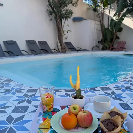 مدموزيل جوان ليه باه