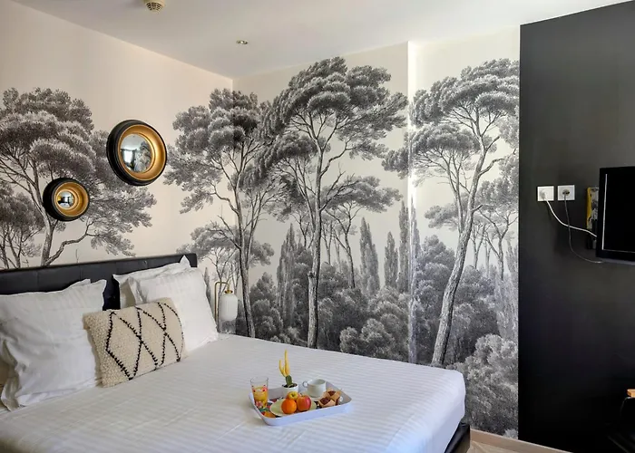 Mademoiselle Juan-les-Pins