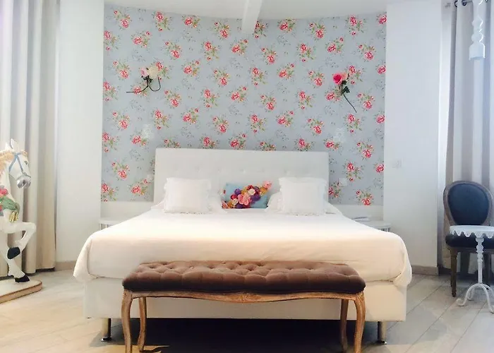 Hotel Mademoiselle 4*